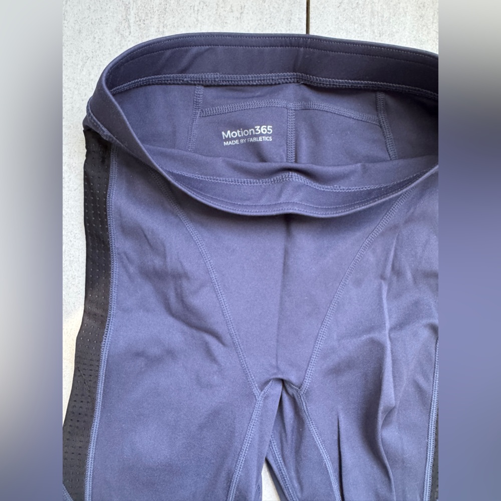 Motion 365 Highwaisted Fabletics Leggings - Picture 8 of 12